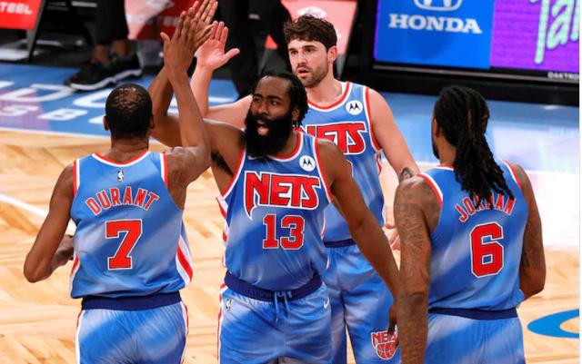 开云-哈登首秀三双创造历史 篮网末节发力险胜魔术